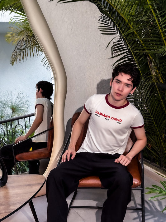 Ringer Tee "World Tour 2025" - Inspirada en Damiano David (Blanca con Ribs Rojo)