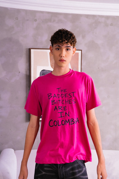 Camiseta Básica Adela – The Baddest Bitches Are in Colombia | Edición Limitada