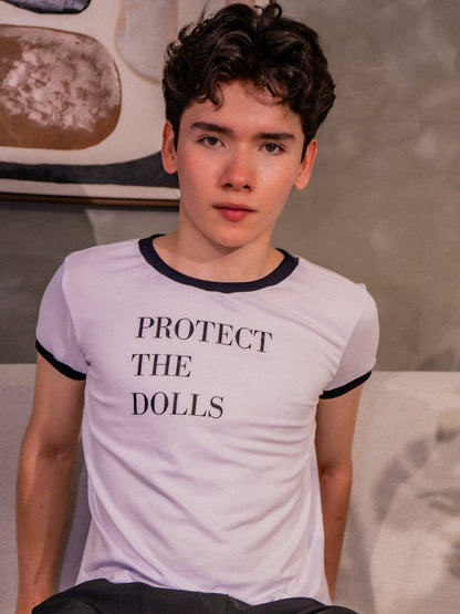 Ringer Tee Lanilla Licrada - Protect the Dolls (Blanca/Ribs Negros)